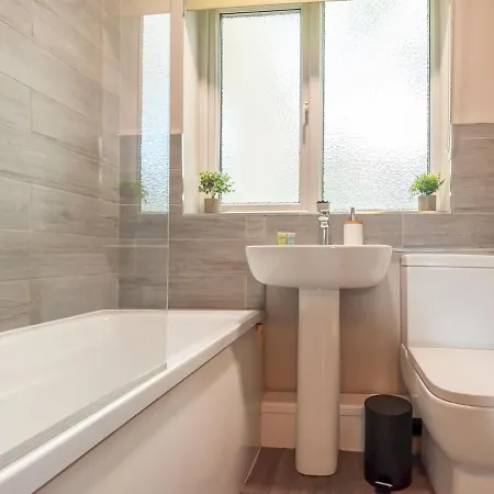 Pass The Keys Couples Haven On The Banks Of The River Aire Apartment Leeds (West Yorkshire)