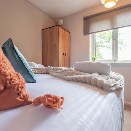 Apartment Pass The Keys Couples Haven On The Banks Of The River Aire Leeds (West Yorkshire)
