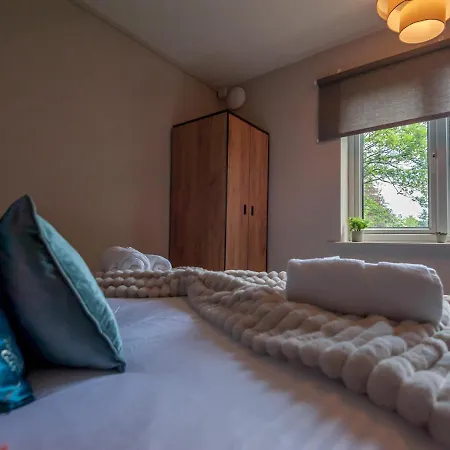 Pass The Keys Couples Haven On The Banks Of The River Aire Apartment